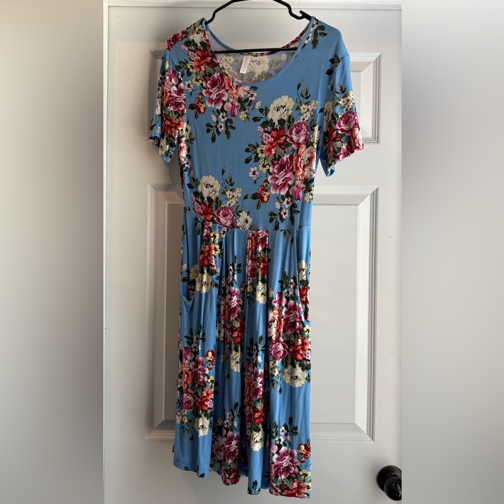 Elegant Floral Dress with Blue and Pink Accents